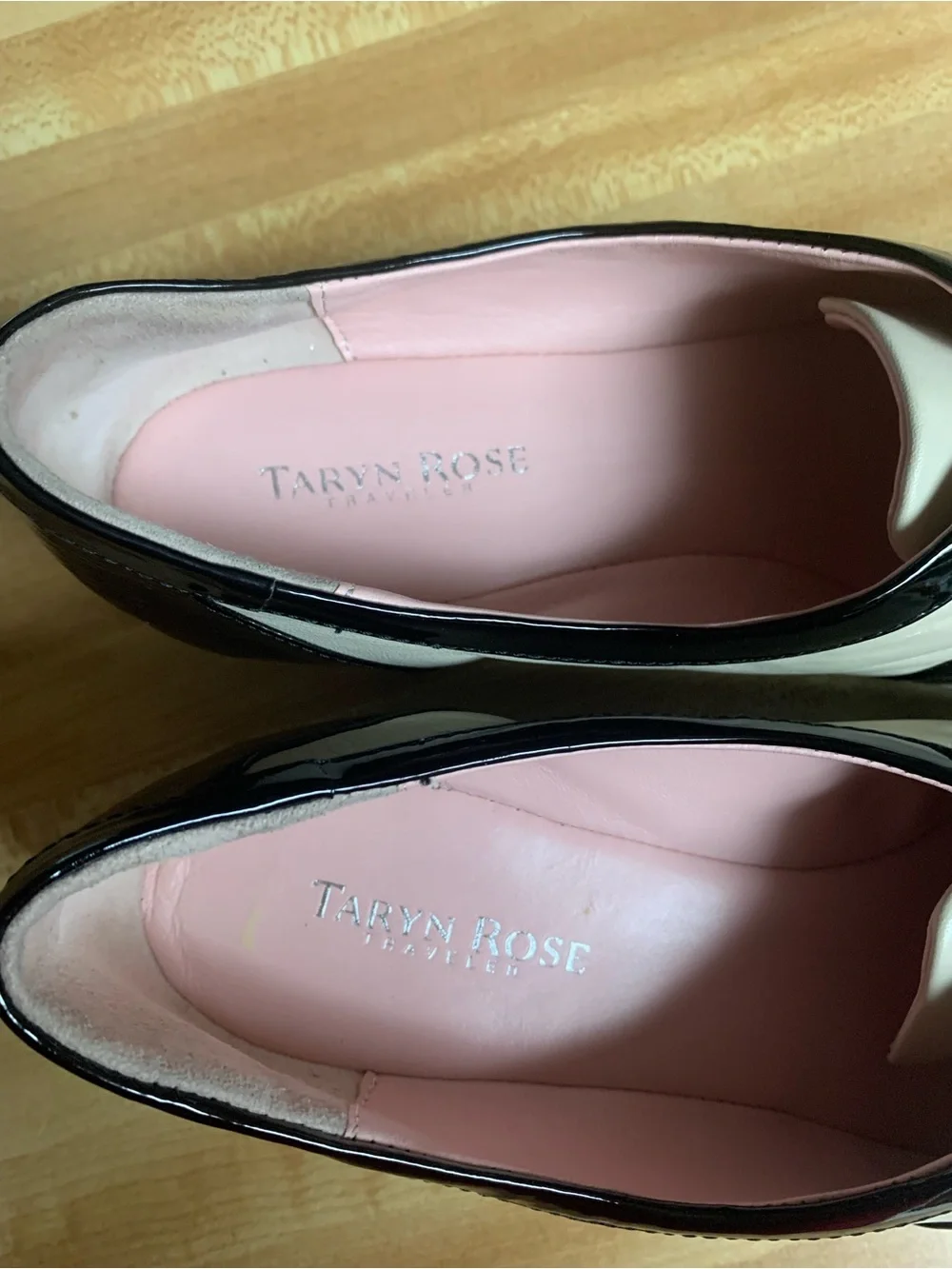 Taryn Rose Black &Cream Leather Slip-ons Travelers Shoes, Size 10 M